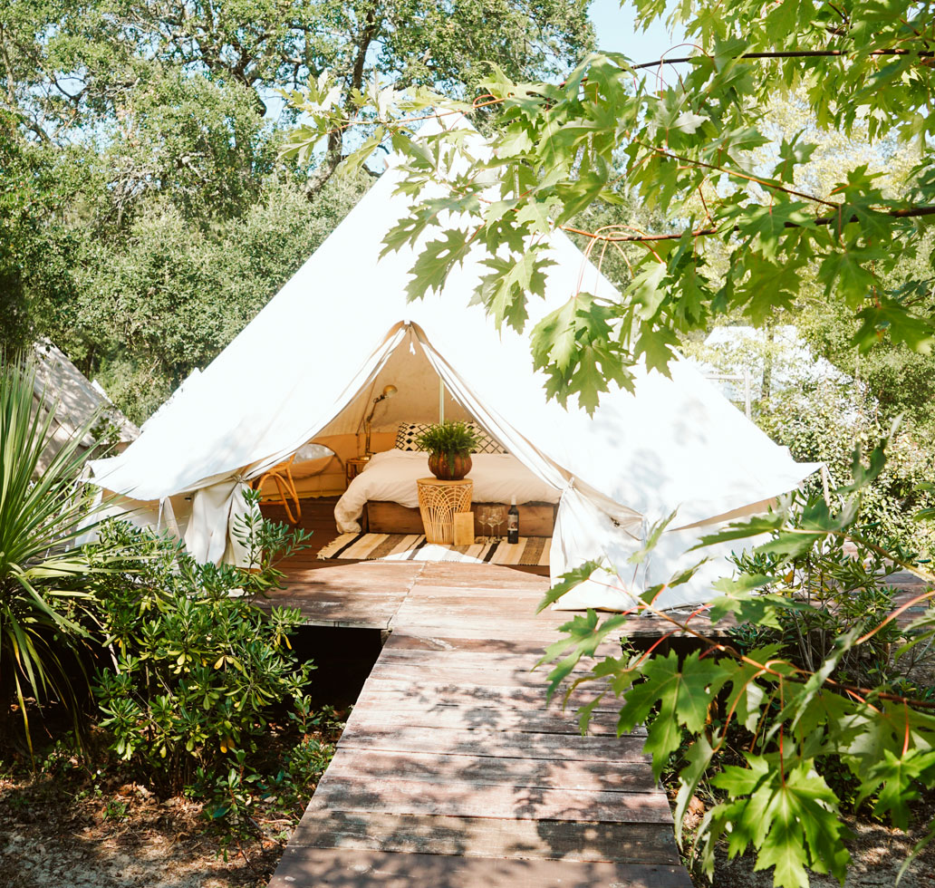 TRANSFORMING TENTS INTO BAGS