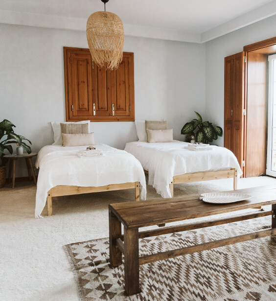 accommodations-surfhouse- sintra-bottom-min