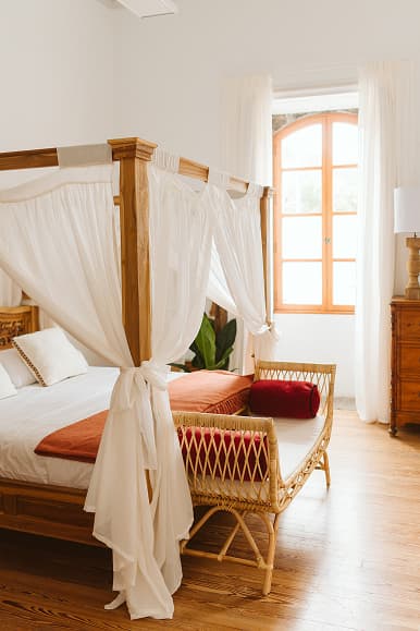 Canopy bed in a bright boutique room at Dreamsea Gran Canaria